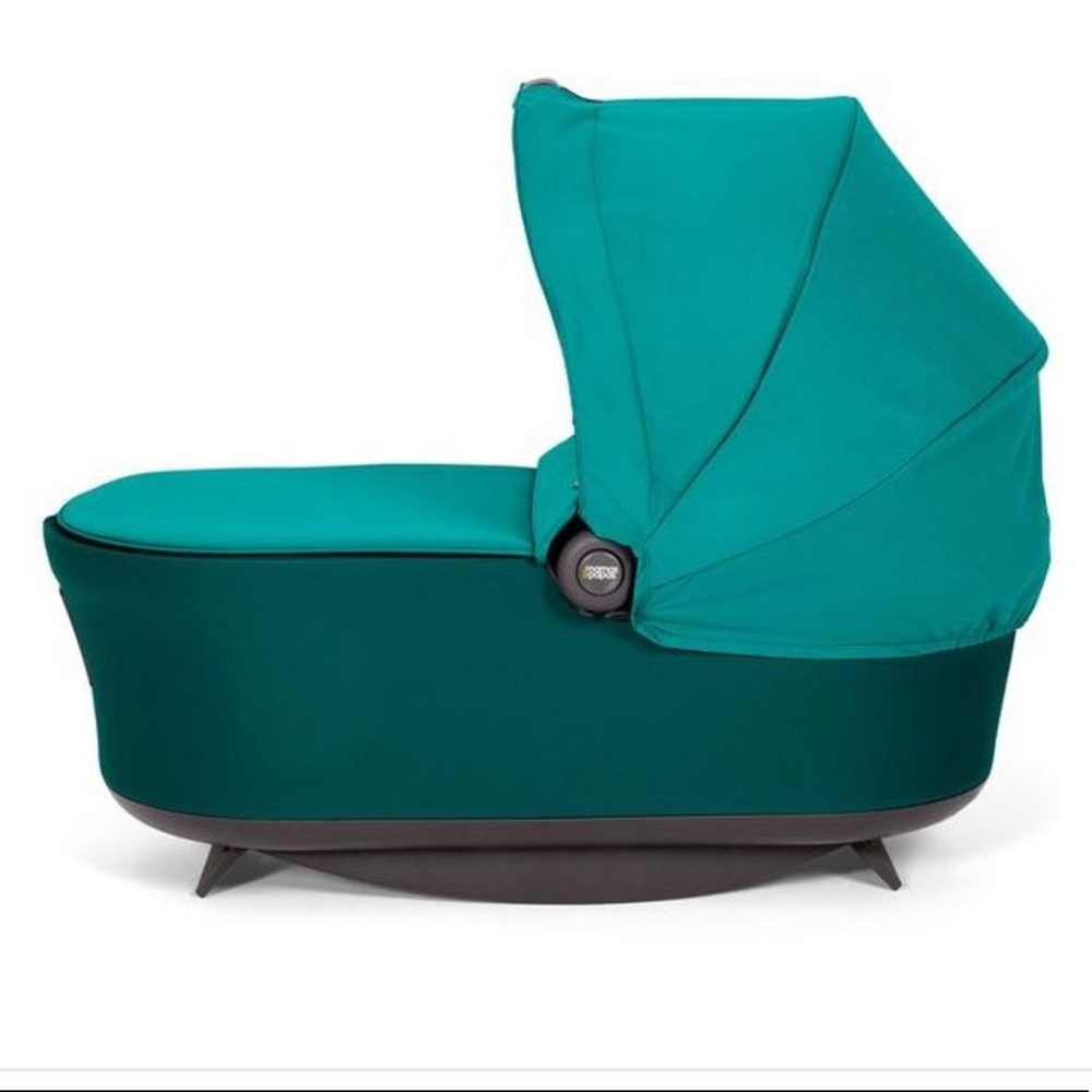 MAMA AND PAPA MYLO BASSINET